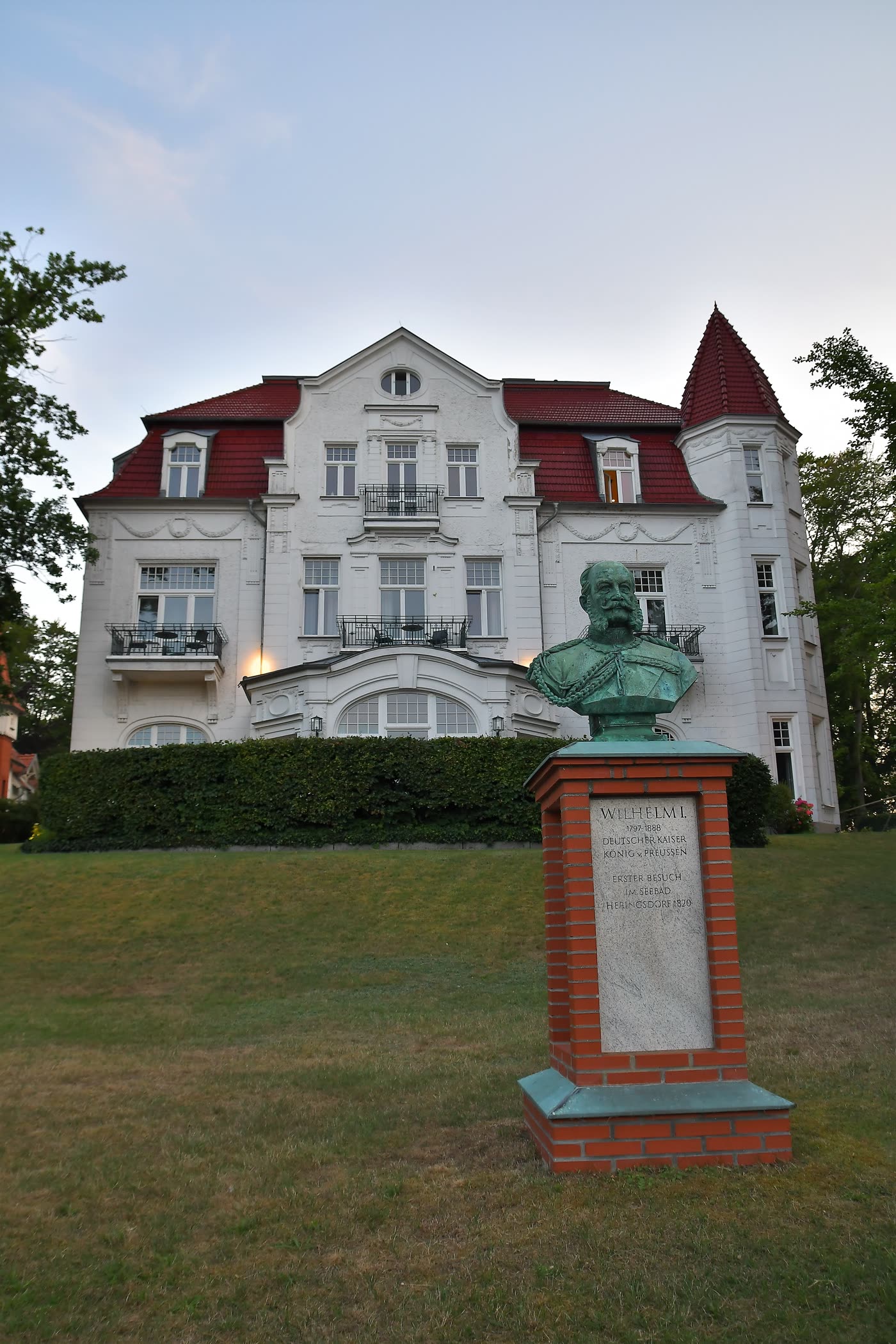 Villa der Bäderarchitektur mit Türmchen in Heringsdorf Villa der Bäderarchitektur mit Türmchen in Heringsdorf