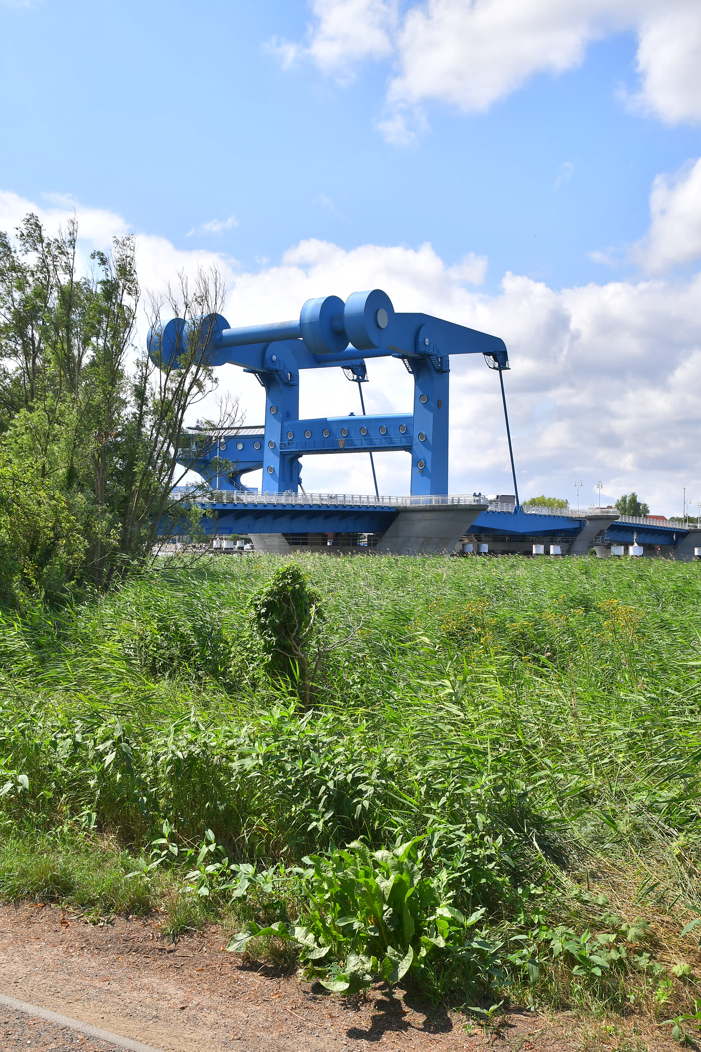Die blaue Hubbrücke Blaues Wunder in Wolgast Die blaue Hubbrücke Blaues Wunder in Wolgast